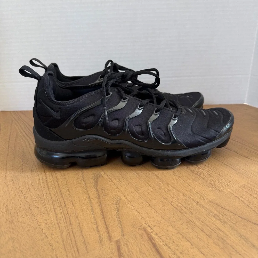 Nike Air VaporMax Plus Sneakers Mens 11.5 Black Triple Black Shoes 924453-004